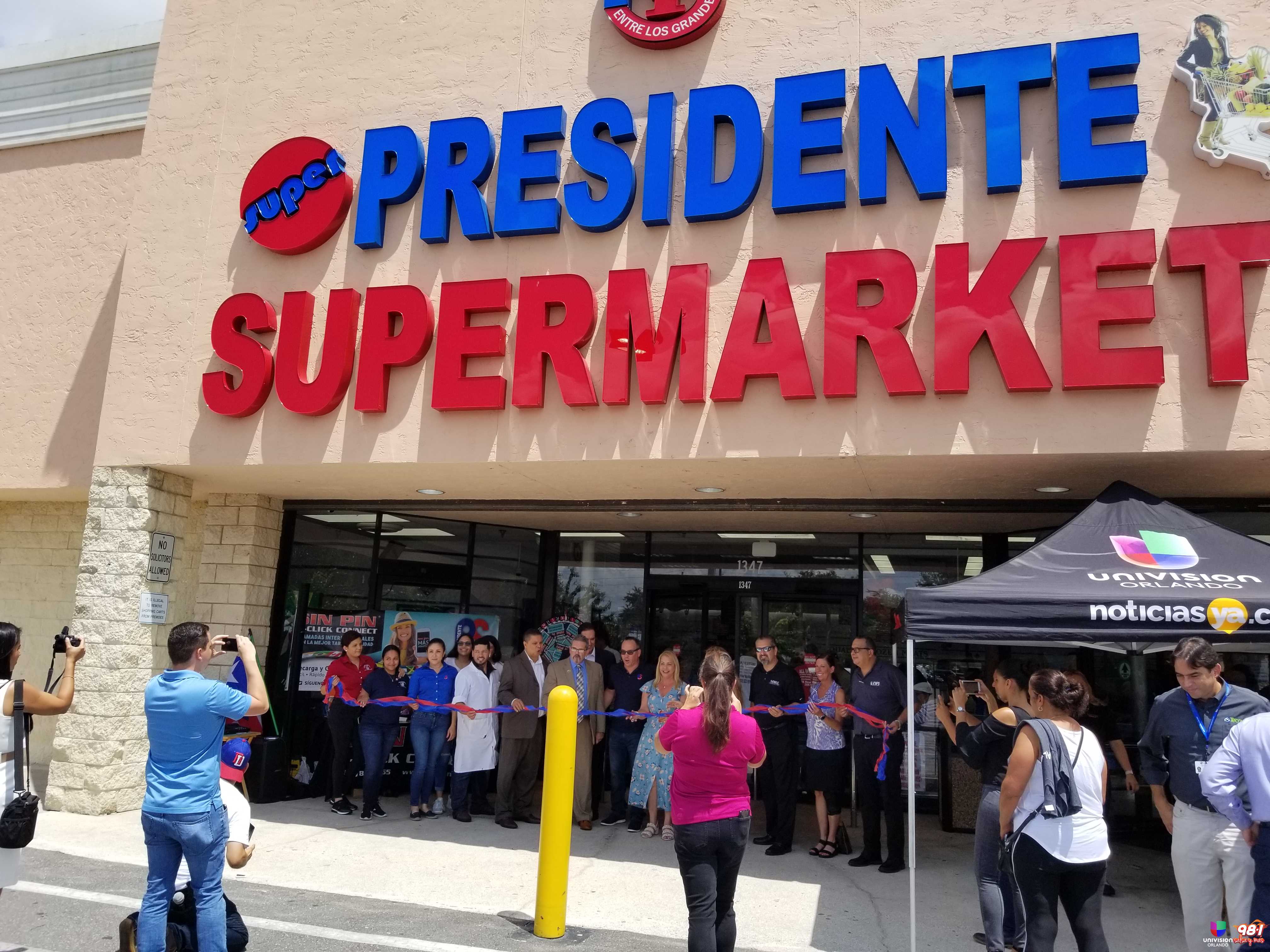 Salsa 98.1 Apertura de Presidente Supermarket en Kissimmee